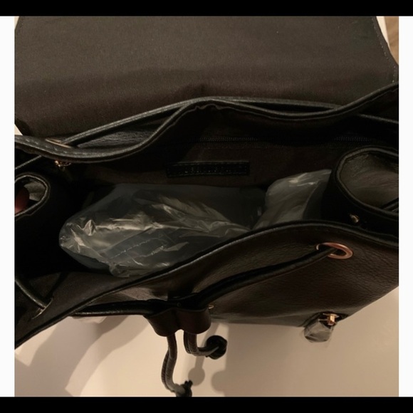 Women’s backpack
NWT
Under One Sky - Picture 3 of 4